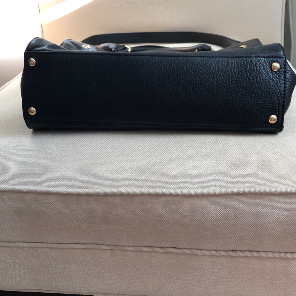 Michael Kors Large Tote Purse - Picture 4 of 8